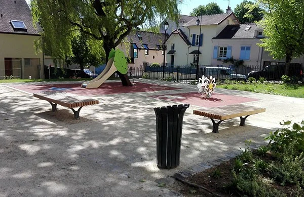 Banquettes Idylle et corbeille Tulipe évolution à Marly-le-Roi (78) Banquettes Idylle et corbeille Tulipe évolution à Marly-le-Roi (78)