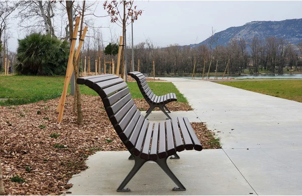 Conversation à Bourg-lès-Valence (26) Conversation à Bourg-lès-Valence (26)